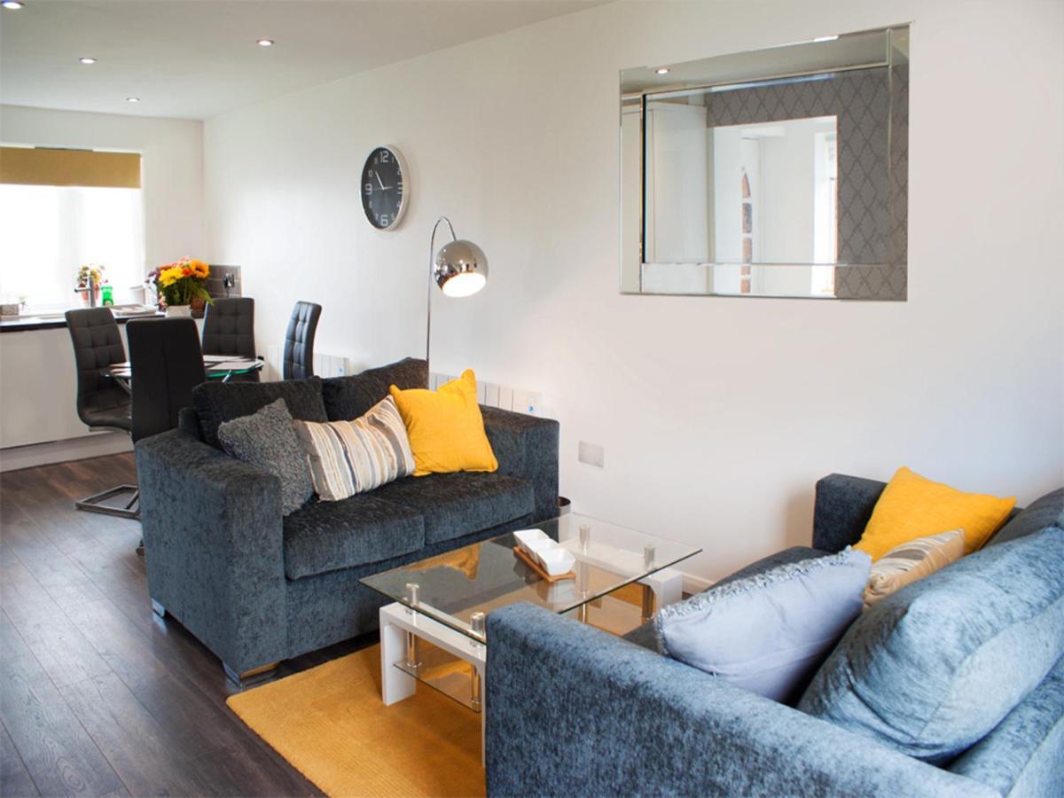 הוילה קטרינג East Midland House Free Private Parking Fast Wifi Smart Tv With Garden מראה חיצוני תמונה